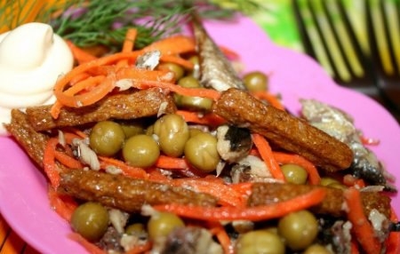 Салат Корейская морковка с сухариками