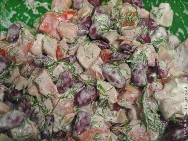 Салат с фасолью и сухариками помидорами рецепт с фото очень вкусный