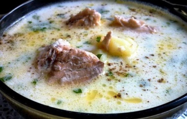 Лёгкий суп из консервированной горбуши