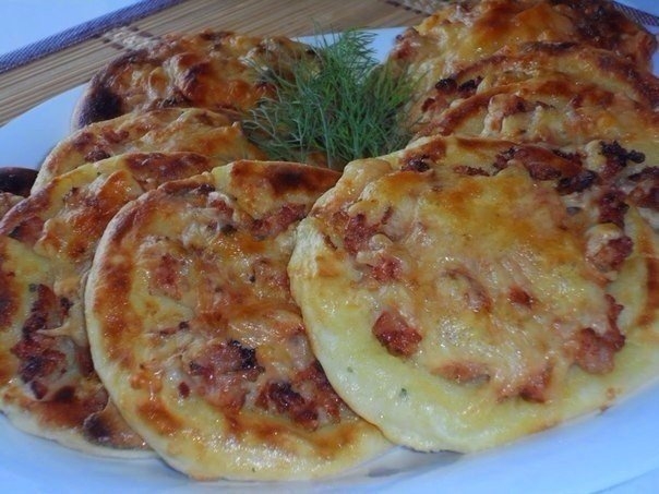 КАРТОФЕЛЬНЫЕ ВАТРУШКИ С КУРИЦЕЙ