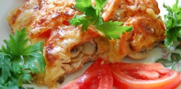 Треска с помидорами и соусом Треска с помидорами и соусом