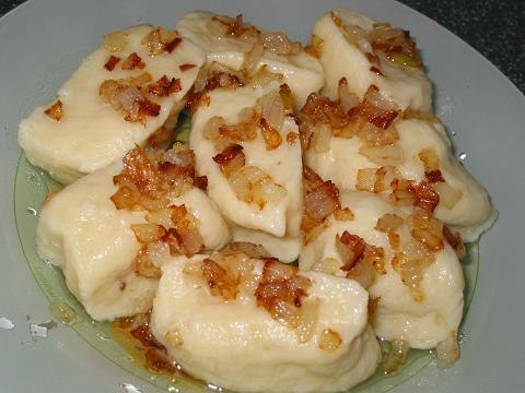 Галушки картофельные с маслом и луком Галушки картофельные с маслом и луком