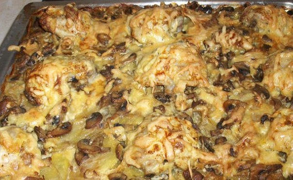 Запеканка из картофеля с шампиньонами и курицей Запеканка из картофеля с шампиньонами и курицей