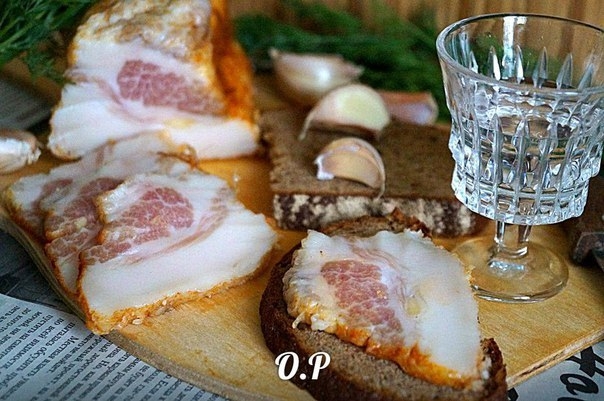 Сало сухим посолом с чесноком