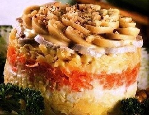 Салат «Курочка с орешками» Салат «Курочка с орешками»