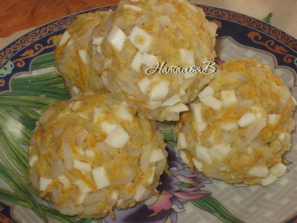 Детское меню - мясные шарики с рисом и рубленным яйцом