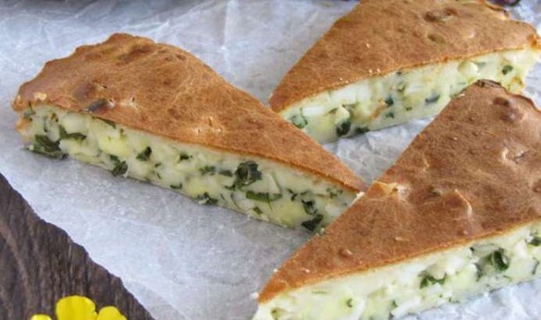 Нежный пирог с яйцами и зеленым луком Нежный пирог с яйцами и зеленым луком