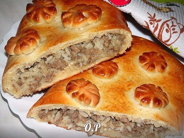 Кулебяка с фаршем и рисом Кулебяка с фаршем и рисом
