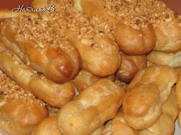 Эклерчики с масляным кремом и ореховой обсыпкой