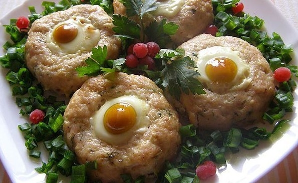 &laquo;ГНЕЗДА&raquo; ИЗ КУРИНОГО ФАРША