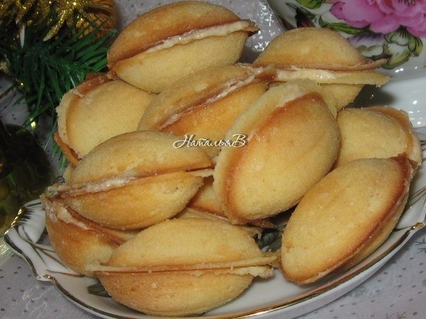 Вафельные орешки с масляным кремом