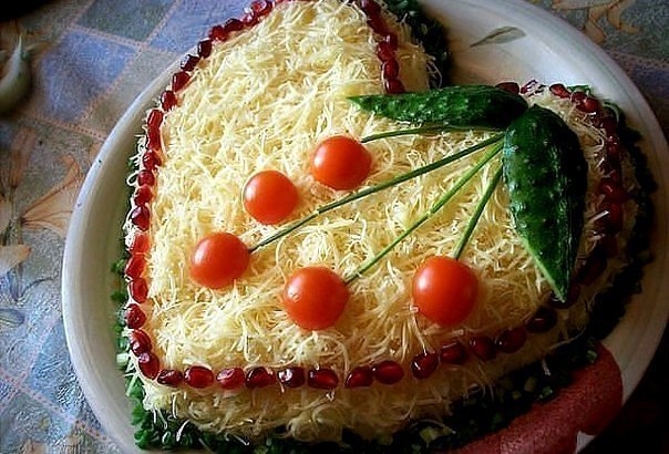 САЛАТ ИЗ КУРИЦЫ С СЫРОМ!