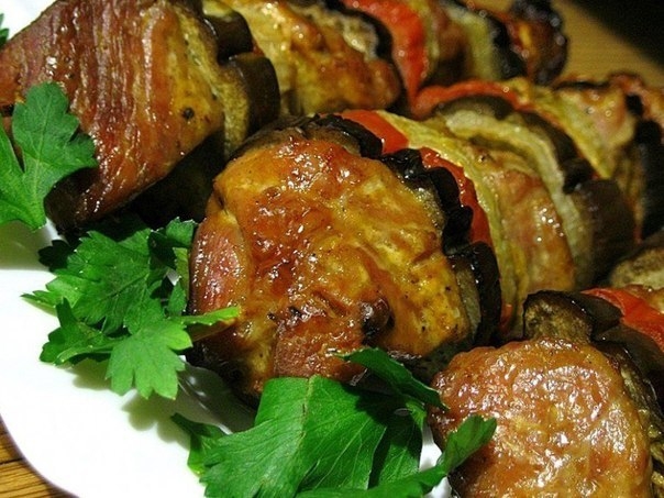 Мясо с баклажанами "по-праздничному" Мясо с баклажанами "по-праздничному"