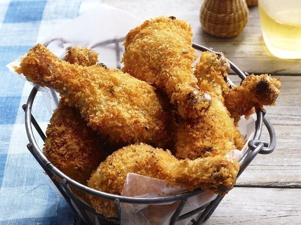 ЗАПЕЧЕННЫЕ КУРИНЫЕ БЕДРЫШКИ В ПАНИРОВКЕ ЗАПЕЧЕННЫЕ КУРИНЫЕ БЕДРЫШКИ В ПАНИРОВКЕ