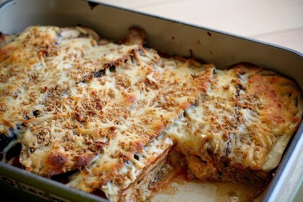 Запеканка баклажанная с колбасой и сыром