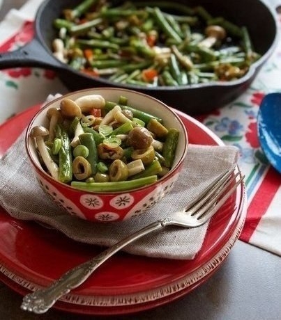 Стручковая фасоль с грибами и оливками Стручковая фасоль с грибами и оливками