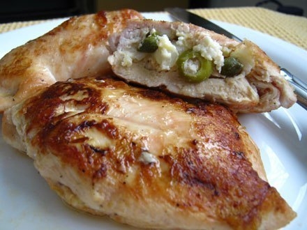 Куриные грудки с начинкой.