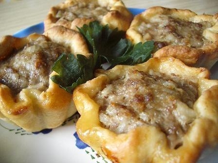 Мясные шарики в картофельном тесте.