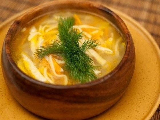 Картофельный суп с домашней лапшой.