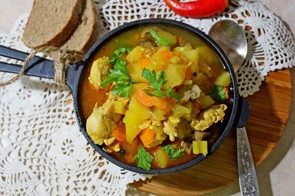 Тушеные овощи с курицей в мультиварке