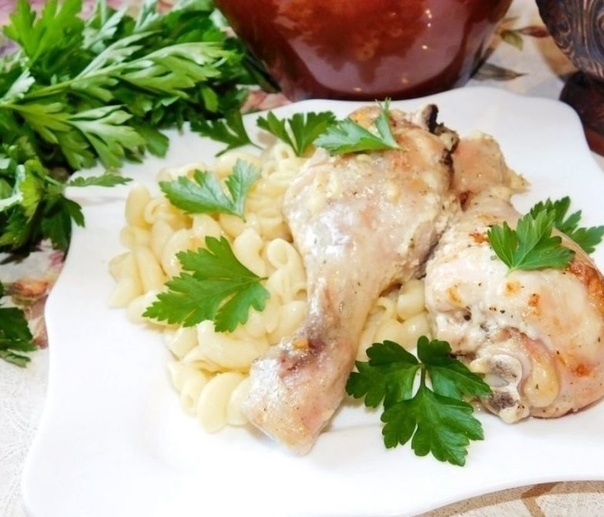 Курица в духовке со сметаной