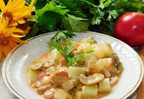 Кабачки с грибами в сливках