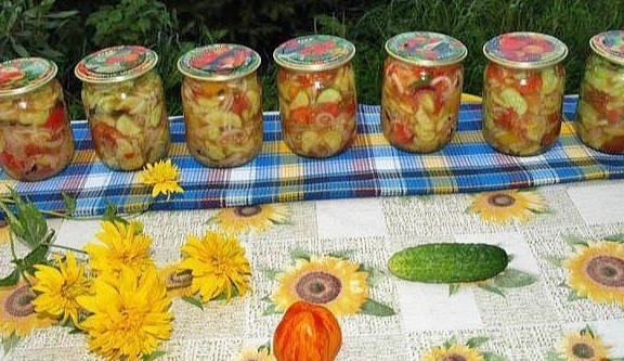Салат из огурцов переростков.