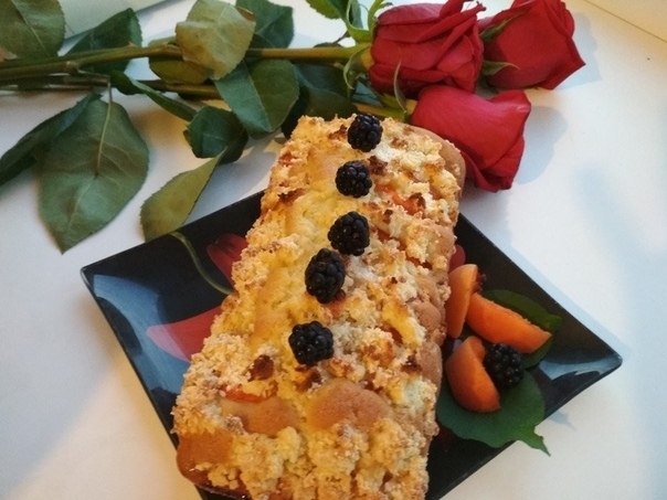 Кекс с абрикосами и кокосовым штрейзелем