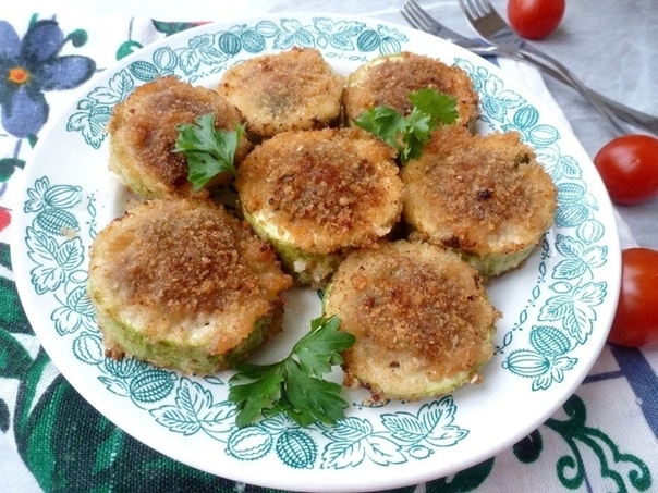 Шайбы из кабачков с фаршем