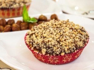 Маффины с курагой, фундуком и морковью