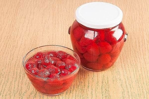 Клубника в сахарном сиропе