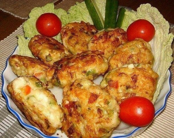 КОТЛЕТКИ ИЗ КУРИНОГО МЯСА С ОВОЩАМИ И СЫРОМ КОТЛЕТКИ ИЗ КУРИНОГО МЯСА С ОВОЩАМИ И СЫРОМ