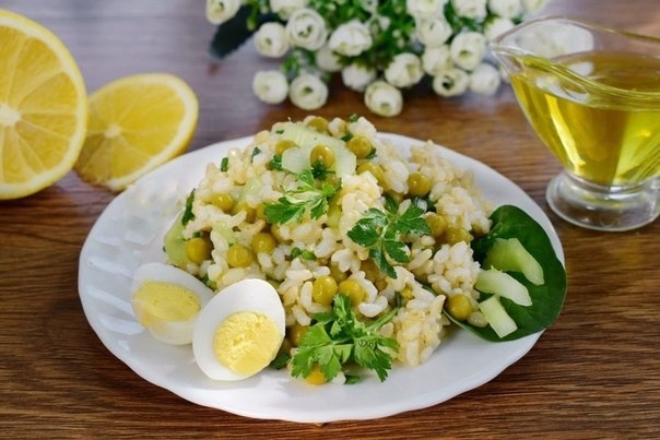 Витаминный салат с рисом