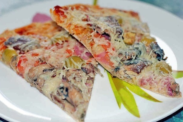 Пицца с рыбой (сардинами)