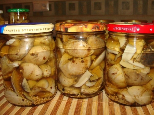 Грибы маринованные.