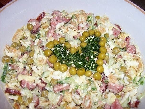 САЛАТ "ДРУЖБА" С ОХОТНИЧЬИМИ КОЛБАСКАМИ