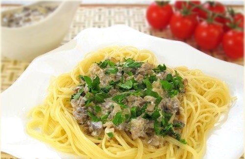 Спагетти с грибным соусом
