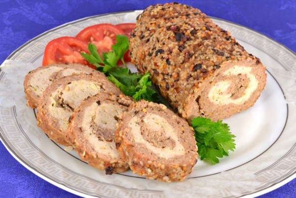 Рулет мясной "Праздничный"