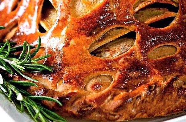 Кулебяка со сложной мясной начинкой