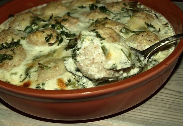 Куриные фрикадельки, запеченные в сливках