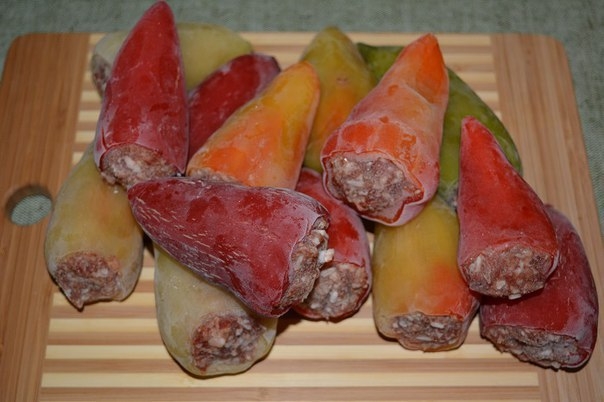 Перец фаршированный мясом и рисом на зиму для заморозки.