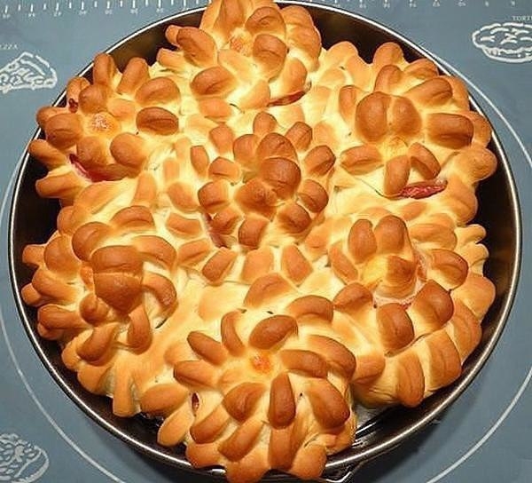 ПИРОГ "ЦВЕТЫ" С БЕКОНОМ И СЫРОМ ПИРОГ "ЦВЕТЫ" С БЕКОНОМ И СЫРОМ