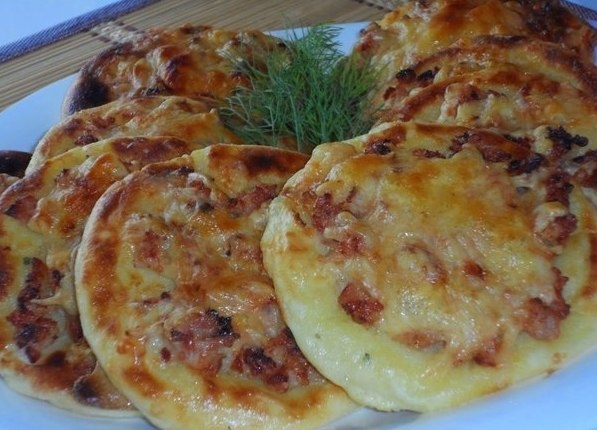 ВАТРУШКИ КАРТОФЕЛЬНЫЕ С КУРИНОЙ НАЧИНКОЙ