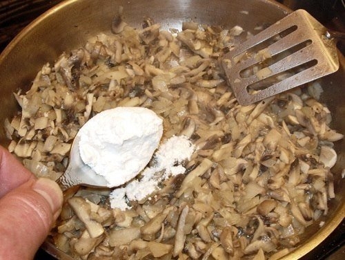 Жульен с кокотницей.