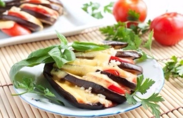 ВЕЕР ИЗ БАКЛАЖАНА С КУРИНЫМ РАГУ