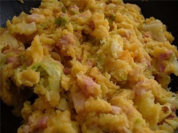 КАРТОФЕЛЬНОЕ ПЮРЕ С ОКОРОКОМ И КАПУСТОЙ