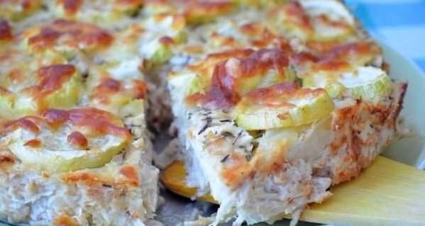 КУРИНЫЙ ПИРОГ С ТВОРОГОМ И КАБАЧКОМ КУРИНЫЙ ПИРОГ С ТВОРОГОМ И КАБАЧКОМ
