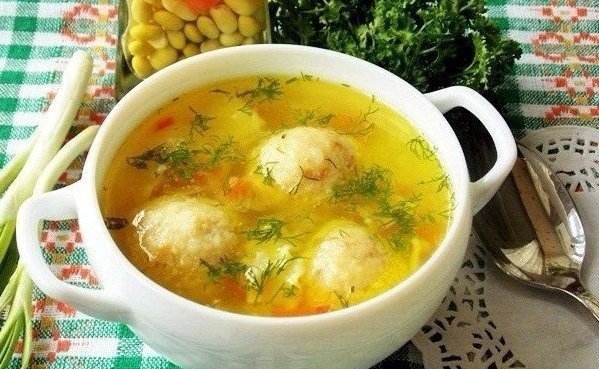Суп с сырными кнелями