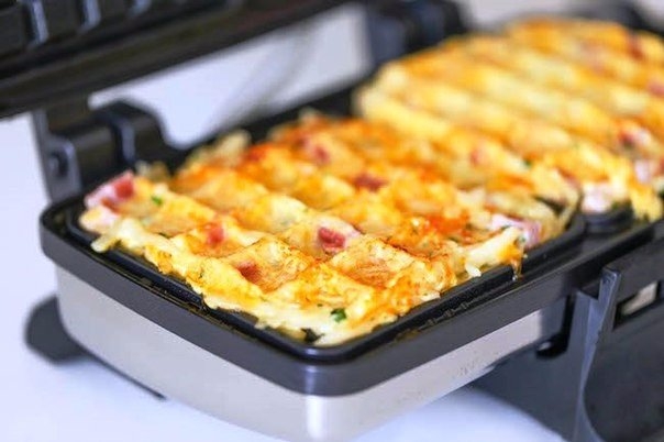 КАРТОФЕЛЬНЫЕ ВАФЛИ С СЫРОМ И ВЕТЧИНОЙ ДЛЯ ЗАВТРАКА КАРТОФЕЛЬНЫЕ ВАФЛИ С СЫРОМ И ВЕТЧИНОЙ ДЛЯ ЗАВТРАКА