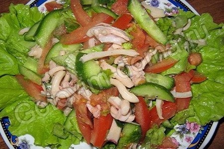 Постный салат с кальмарами